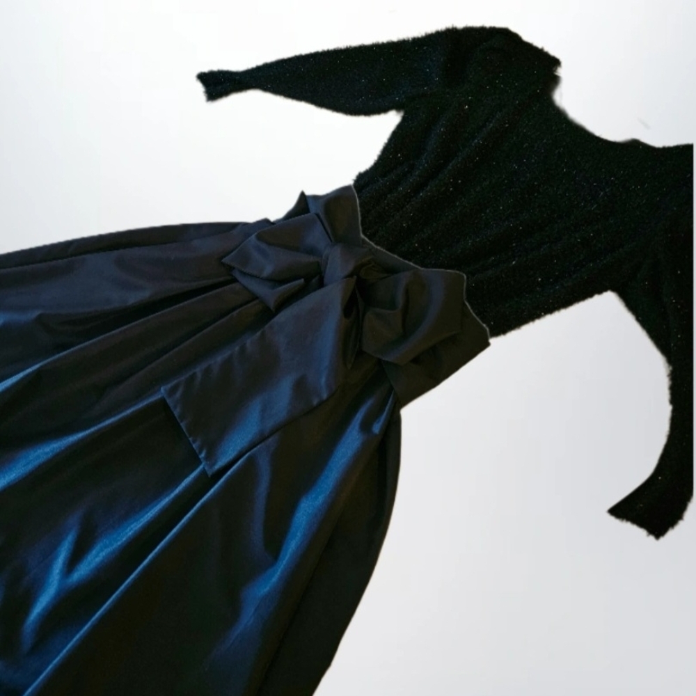 Elegant Vintage Black Long-Sleeve Evening Dress with Bow Waist. R&K Originals.